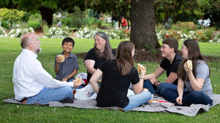  Οικογένεια Σμιθ σε ένα πικνίκ